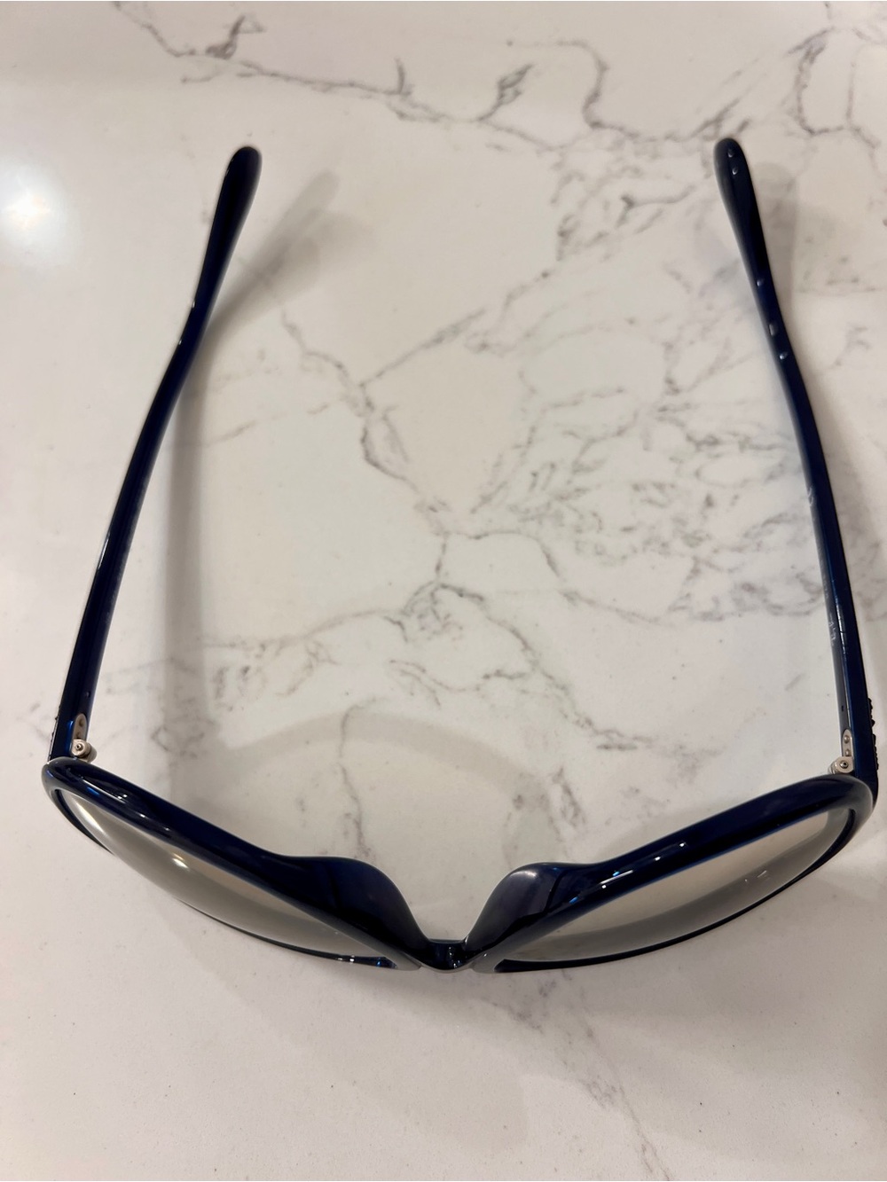 Ray-Ban Navy Blue Pilot Sunglasses with gray Gradient Lenses (case incl.) - Picture 8 of 9